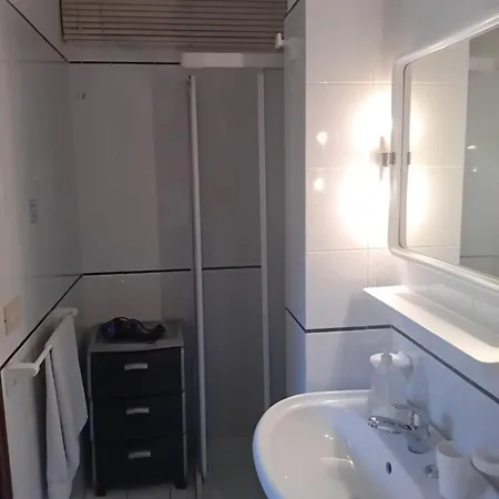 Bright And Panoramic Two-room דירה לטויאני